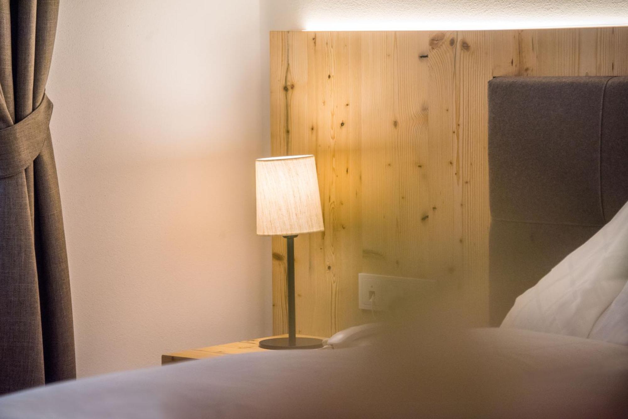 Hotel Fronza - Your Hike & Mountain Home Lutago Quarto foto